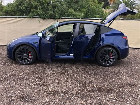 Tesla Model Y Doors - Image to u