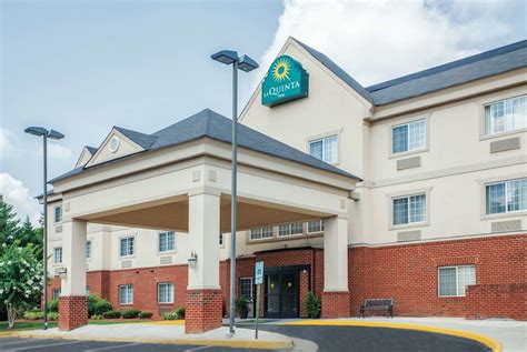 24 Best VERIFIED Pet Friendly Hotels in Richmond with Weight Limits ...