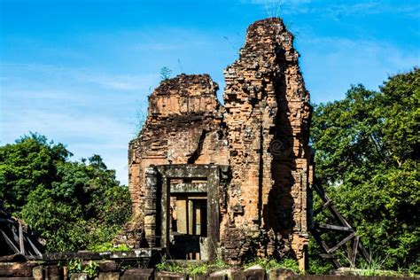 Phnom Bakheng temple stock photo. Image of heritage - 131885148