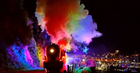 Christmas Train of Lights - Paignton - Visit Devon