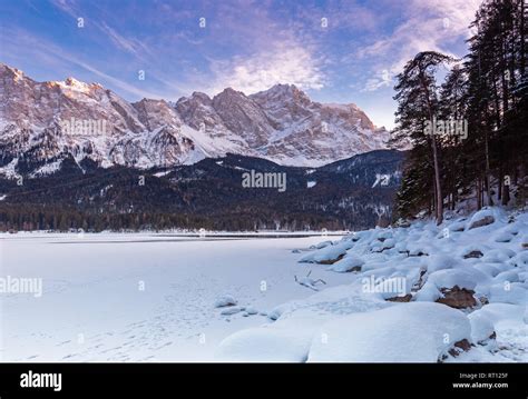 Frozen lake Eibsee below Zugspitze mountain in winter Stock Photo - Alamy