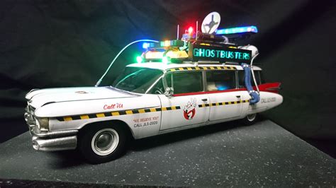 GHOSTBUSTERS Ecto-1A -- Plastic Model Car Kit -- 1/25 Scale -- #750 ...