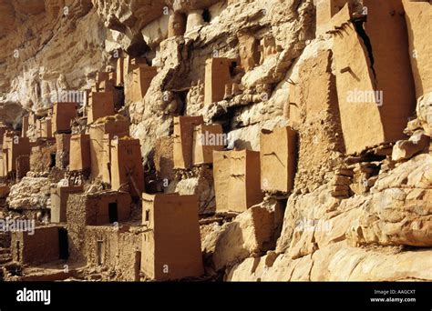 Dogon architecture - Teli, Pays Dogon, MALI Stock Photo, Royalty Free ...