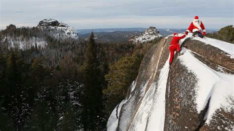 Santa Sightings Around the World - ABC News