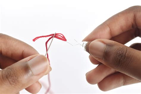 How to Thread an Embroidery Needle