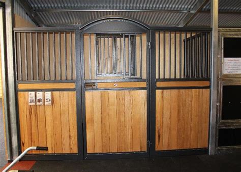 Powder Coated Horse Stall Panels , Portable Stall Doors For Horse Barns