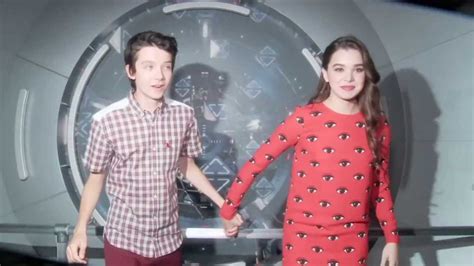 Ender's Game - 'Cast' Fan Experience at Comic-Con 2013 - YouTube