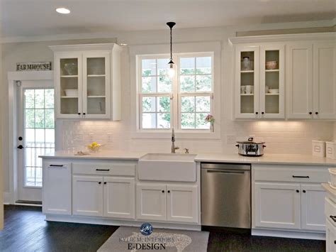 White kitchen, Bianco Drift quartz, Worldly Gray Walls, Pure White ...