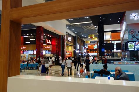 Dubai Mall Food Court: There Are Many Restaurants in Dubai Mall Food Court