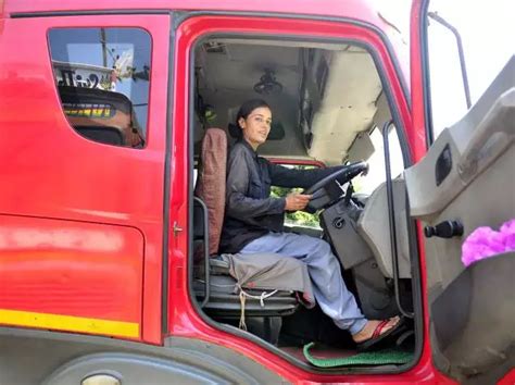 Meet the most qualified Indian truck driver, who’s also a mother of two ...