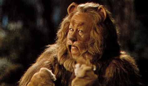 The Cowardly Lion's Wizard Of Oz Costume Was Made Out Of What? | GIANT ...