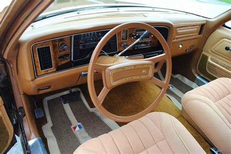 Hatch Heaven » 1979 AMC Pacer DL interior