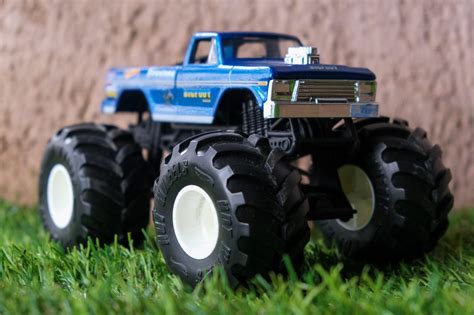 Scale Model: Hot Wheels Bigfoot 4x4x4 - Motoring World