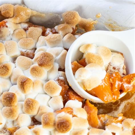 Candied Yams (Easy & Tasty Baked Yams with Marshmallows!)