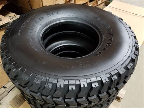 NEW HUMVEE HMMWV TIRE WITH GOODYEAR M998 HUMMER H1 37X12.5X16.5 RADIAL ...