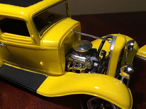 1932 Ford 5 Window Coupe -- Plastic Model Car Kit -- 1/25 Scale ...