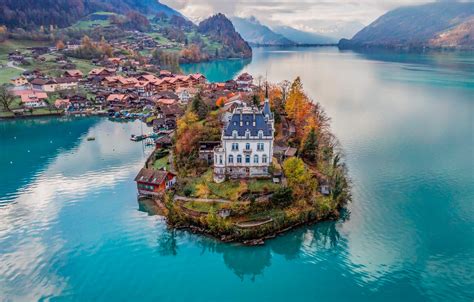 Lake Brienz – Switzerland’s Most Idyllic Lake!