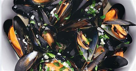 Rick Stein's Moules Marinière with Cream, Garlic and Parsley | Recipe ...