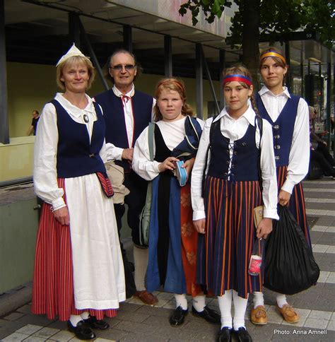 Finnish national costumes | Finnish national costumes Kansal… | Flickr