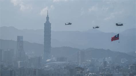 U.S. and China Enter Dangerous Territory Over Taiwan - The New York Times