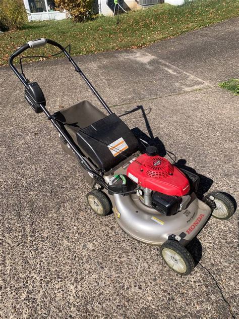 Honda HRR216VLA Walk Behind Gas Lawn Mower for Sale - RonMowers