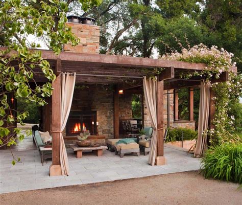 40 Best Patio Designs with Pergola and Fireplace - Covered Outdoor ...