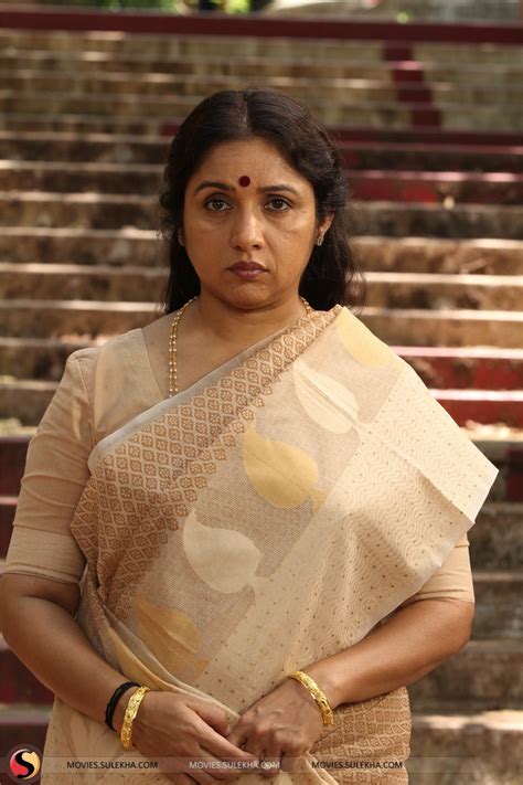 Page 1 of Revathi Menon Pictures, Revathi Menon Stills, Revathi Menon ...