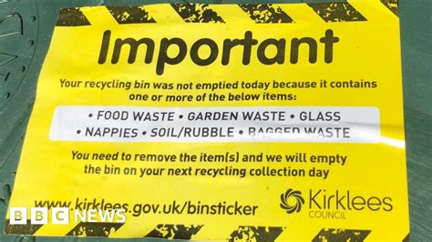 Kirklees: Recycling contamination costs council £400,000 a year - BBC News