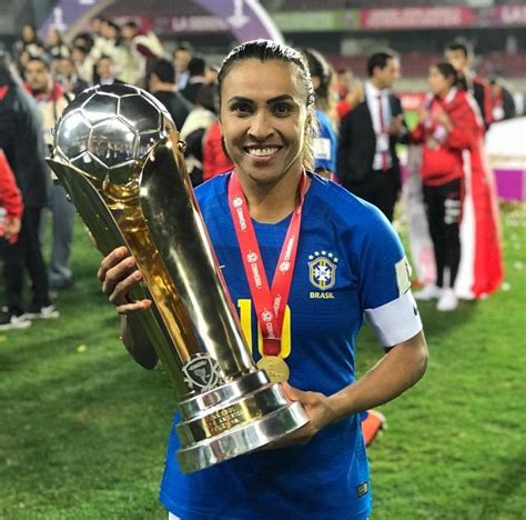 Pin de Mariana Bessa em Futebol | Seleção brasileira de futebol ...