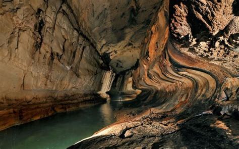 THE largest cave chamber in the world is the Sarawak Chamber in Gunung ...