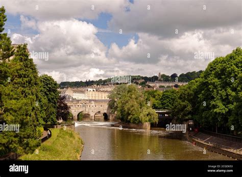 Pulteney Bridge and River Avon, Summer Stock Photo - Alamy