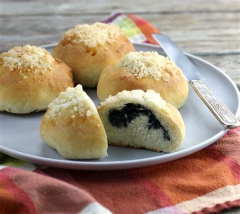 Poppy Seed Filled Sweet Buns | Recipe | Sweet buns, Poppy seed buns ...