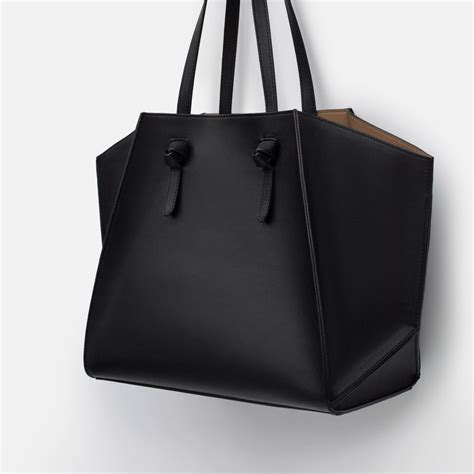 Zara Geometric Faux-Leather Tote in Black | Lyst