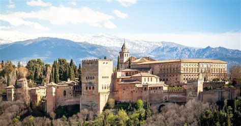 Granada, Spain on $400: Where to eat, stay, and play - The Manual