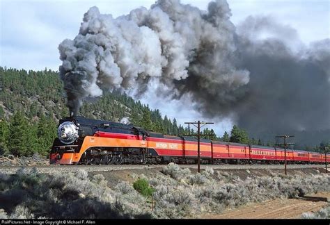 Southern Pacific's "Daylight Special" numbered 4449. | Old trains ...