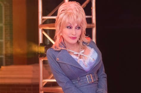 Dolly Parton Is Still Looking for the Girl Who Inspired Her Hit Song ...