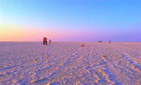 Sparkling Salt Deserts of Kutch, Gujarat The salt desert of India — the ...