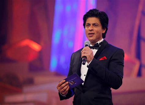 Team SRK: SRK at Zee Cine awards