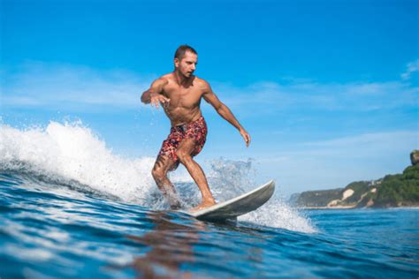 10 Amazing Maui Surfing Lessons for All Ages (2023)