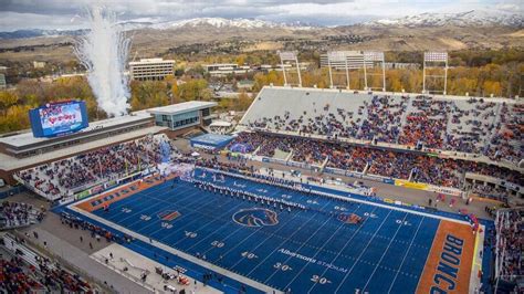 Boise State football team ranked No. 22 in first major preseason poll