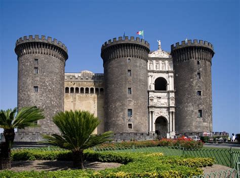 5 reasons to visit Naples, Italy