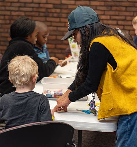 Volunteer | La Crosse Public Library