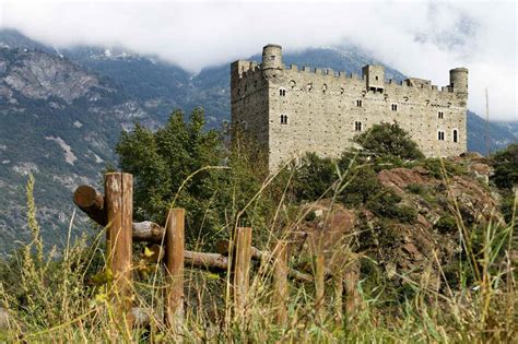 Aosta Valley, Italy: Map and Travel Guide