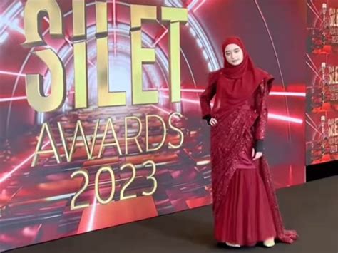 Dapat 2 Kategori Awards, Intip Potret Cantik Inara Rusli