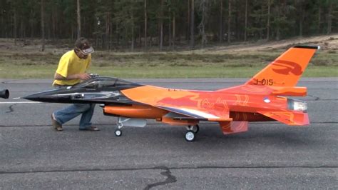 RC turbine jet F-16 scale 1:4 - YouTube