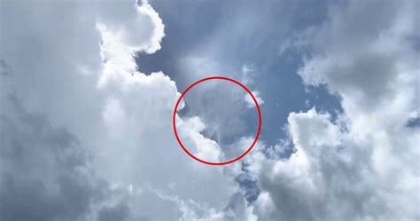 Rare Light Show in the Sky Stuns Meteorologists and Internet | FaithPot