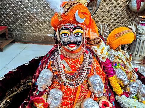 Ujjain Mahakaleshwar: पंच मुखौटे स्वरुप में बाबा महाकाल ने दिए दर्शन ...