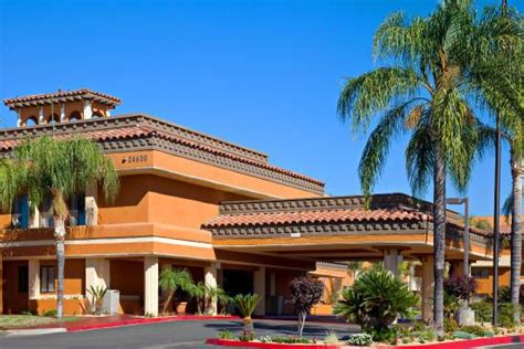 Hotel near Auto Club Speedway - Picture of Holiday Inn Express Moreno ...