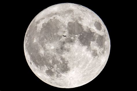 Sturgeon supermoon lights up skies around the world (photos) | Space