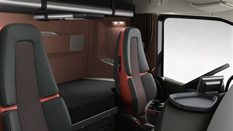 Explore the interior of Volvo FH16 | Volvo Trucks